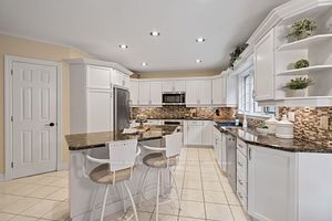 27 Timberlane Crt