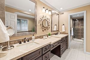 27 Timberlane Crt