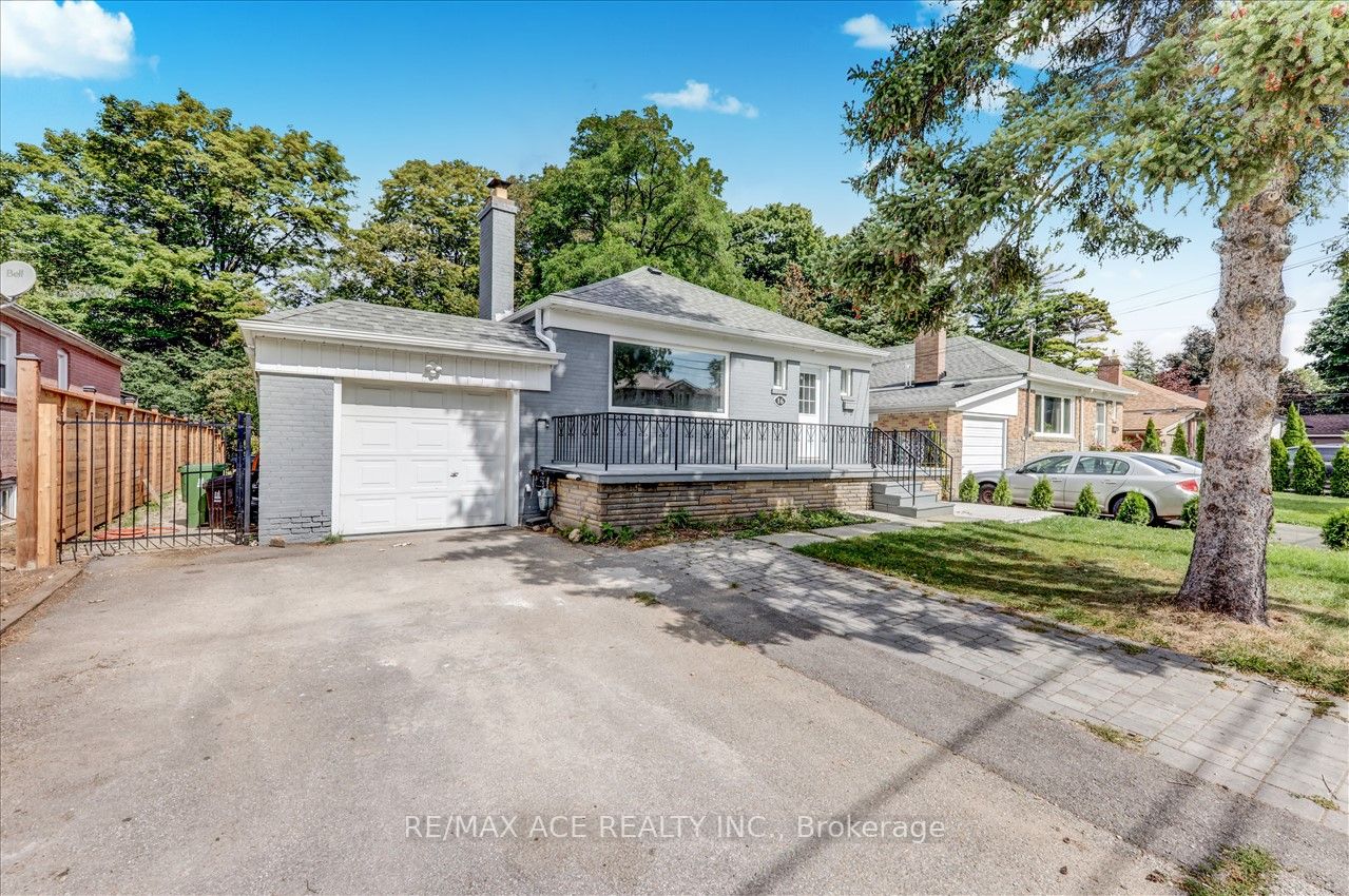 16 Colonial Ave