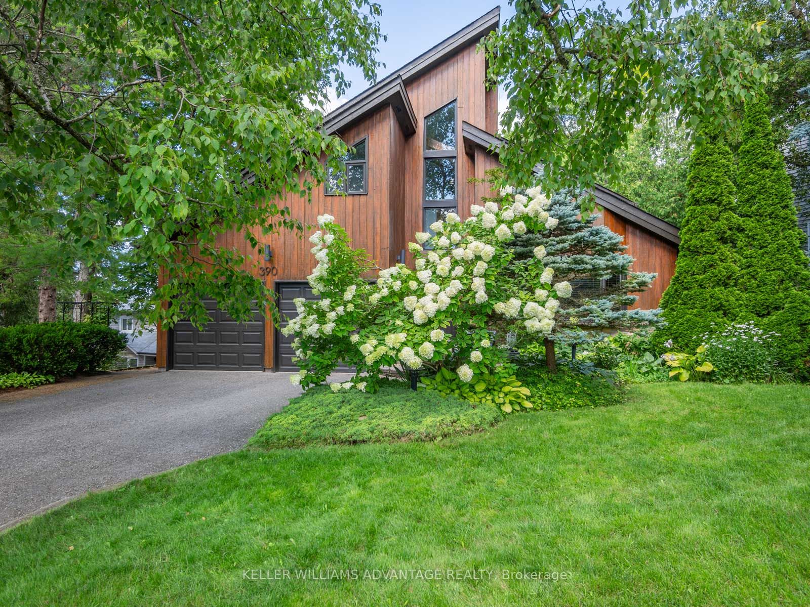 390 Woodgrange Ave