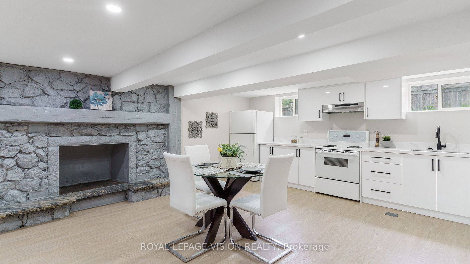 255 Darcy St