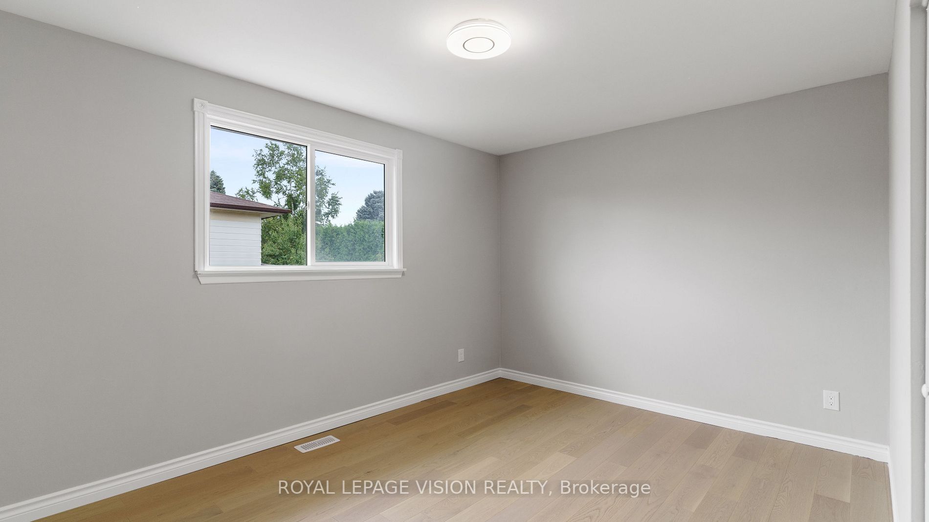 255 Darcy St