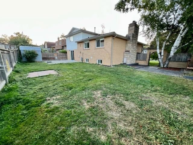 255 Darcy St