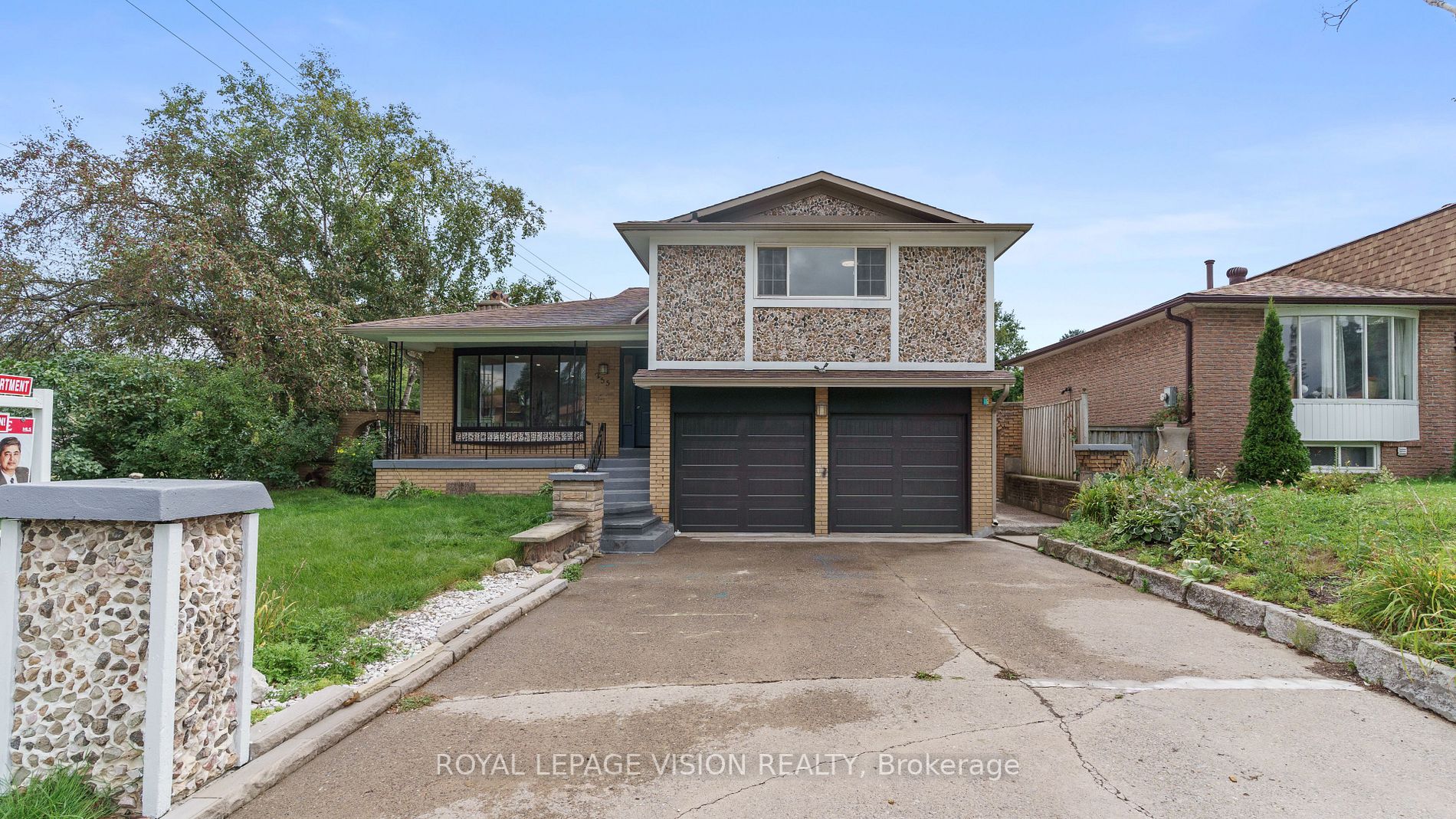 255 Darcy St