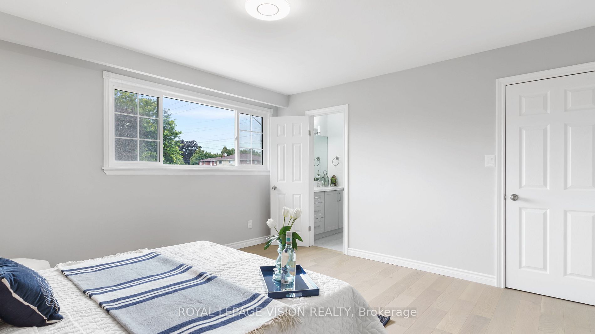255 Darcy St