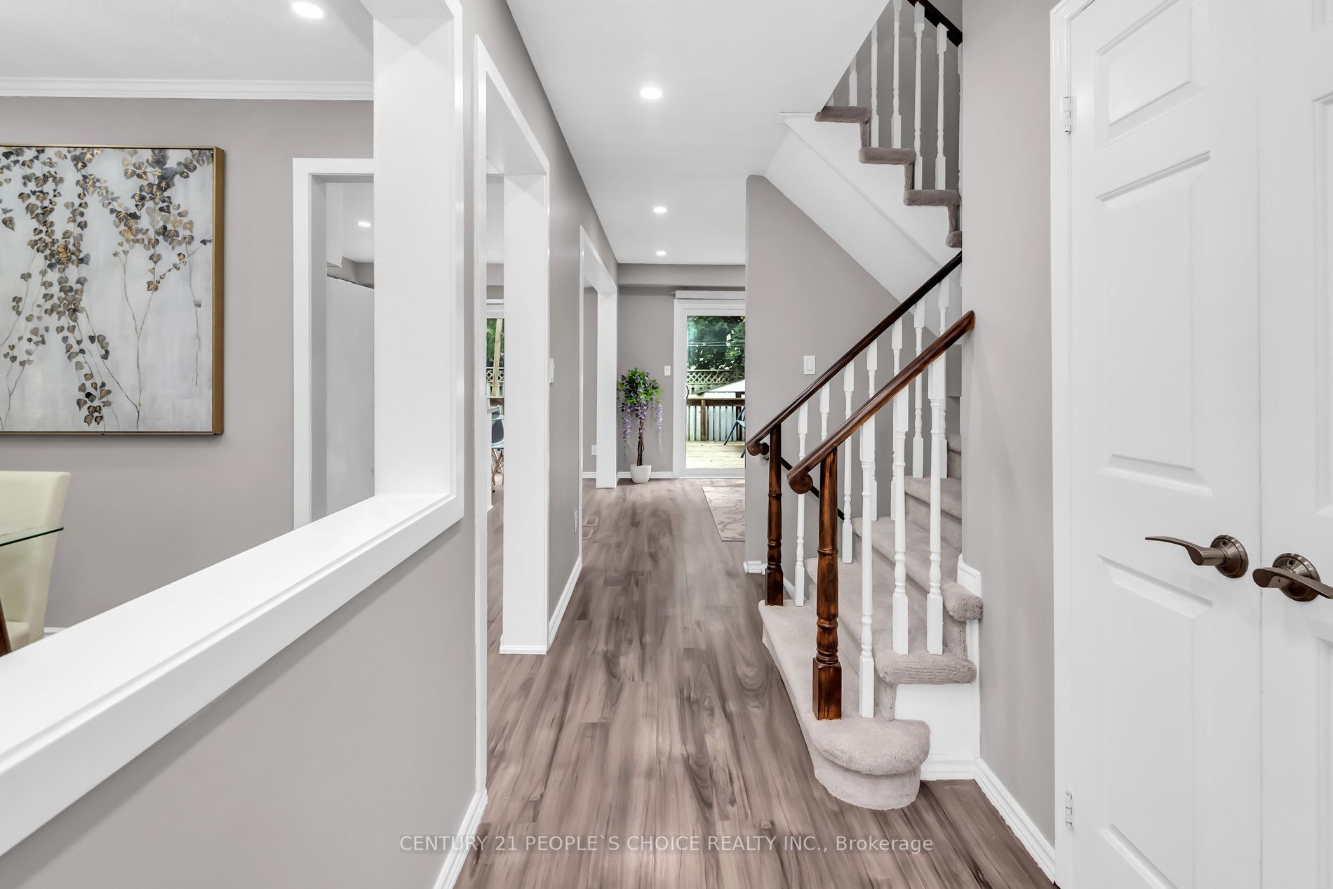 769 Attersley Dr