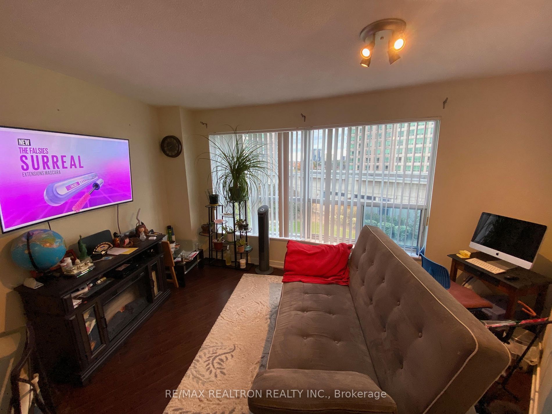 38 Lee Centre Dr, #606