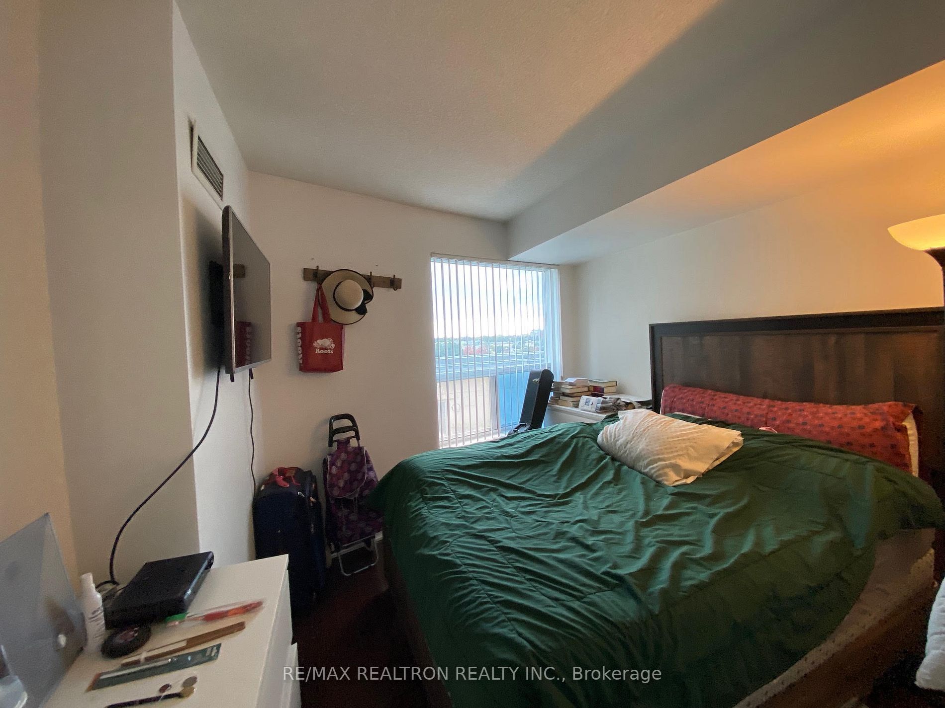 38 Lee Centre Dr, #606