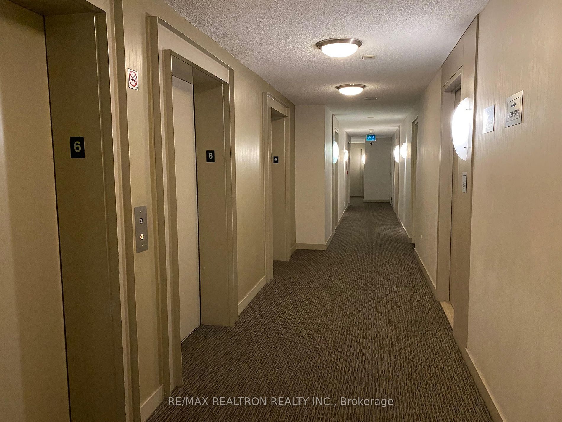 38 Lee Centre Dr, #606