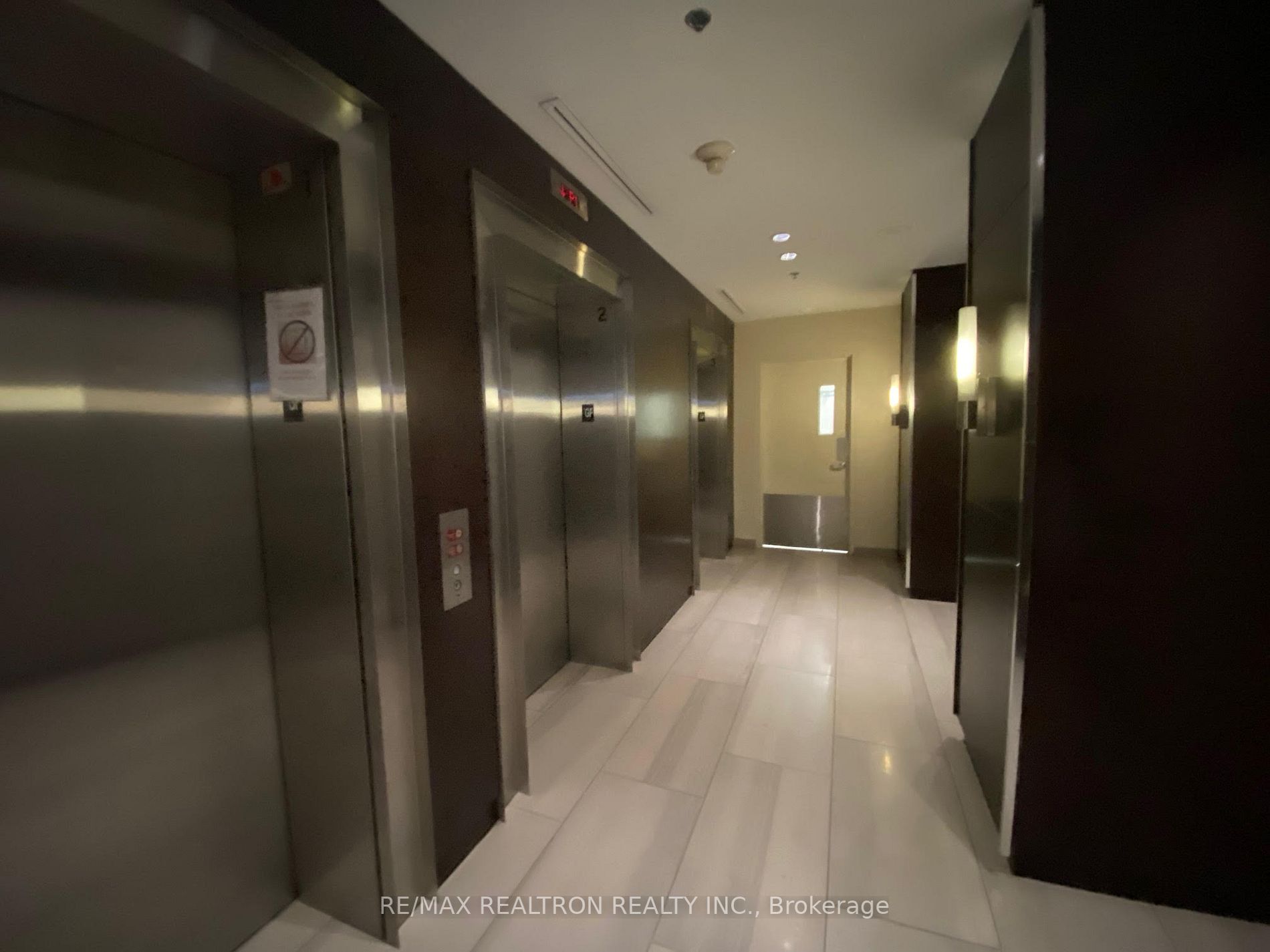 38 Lee Centre Dr, #606