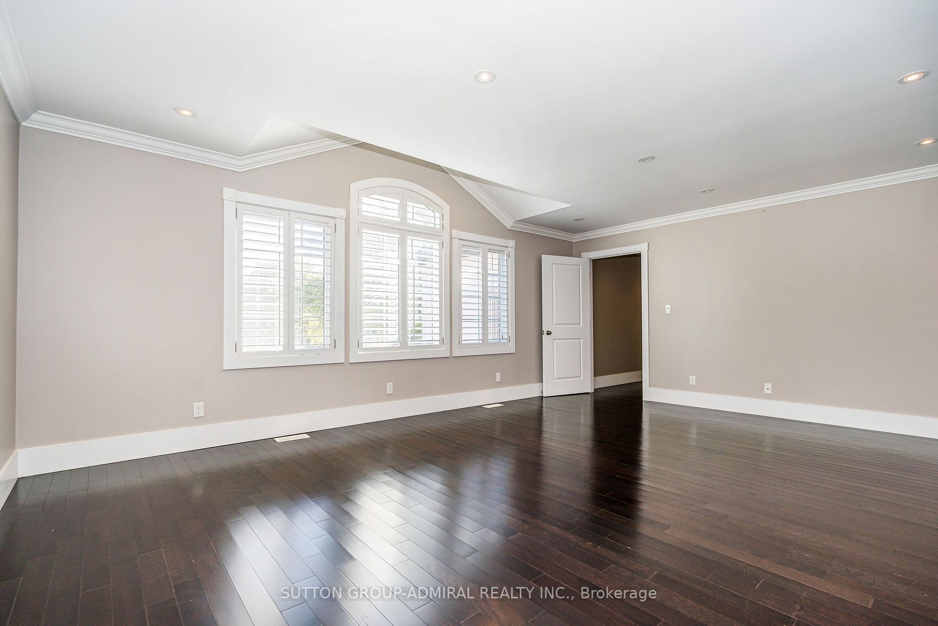 6 Duncombe Boulevard