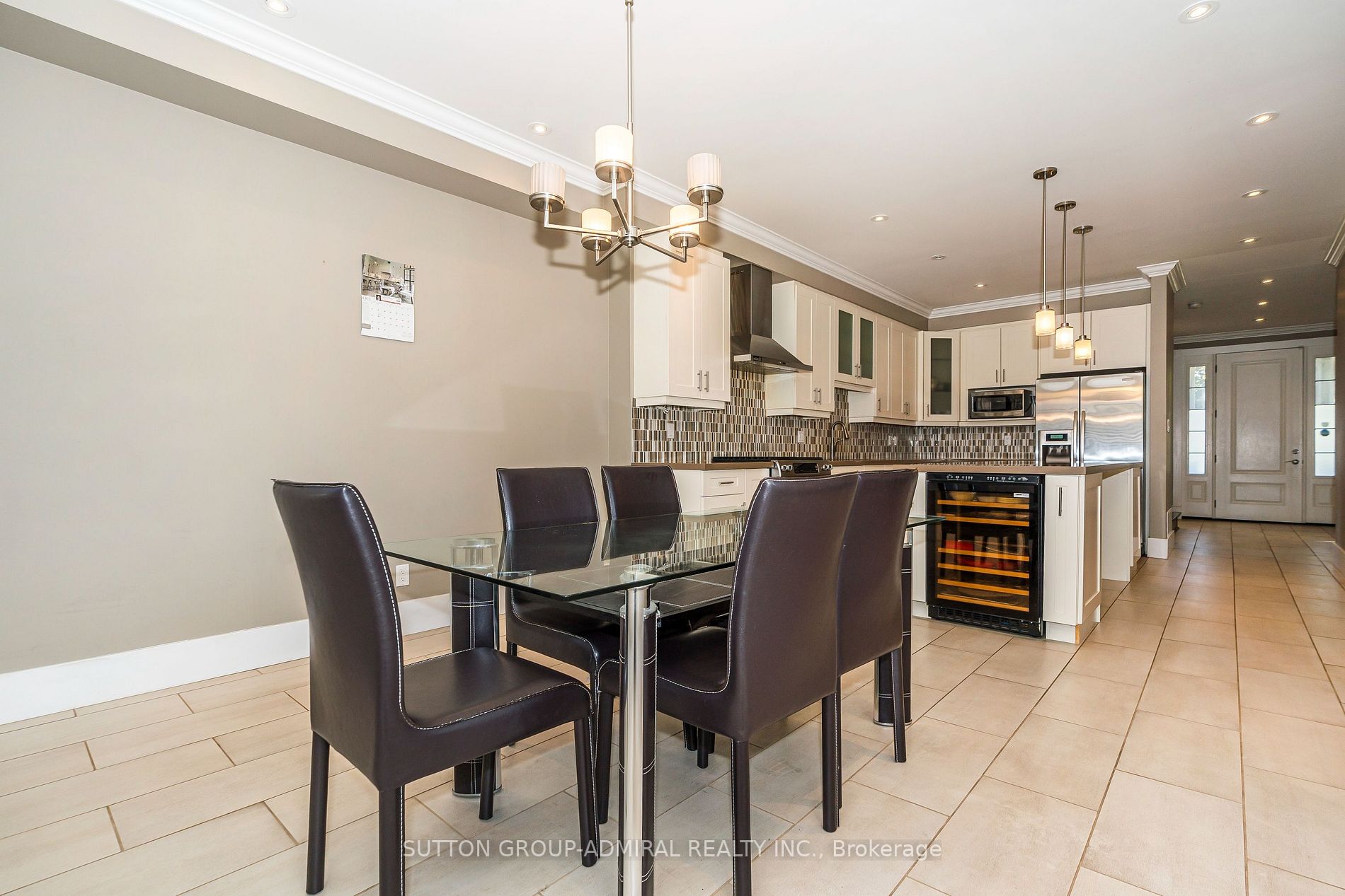 6 Duncombe Boulevard