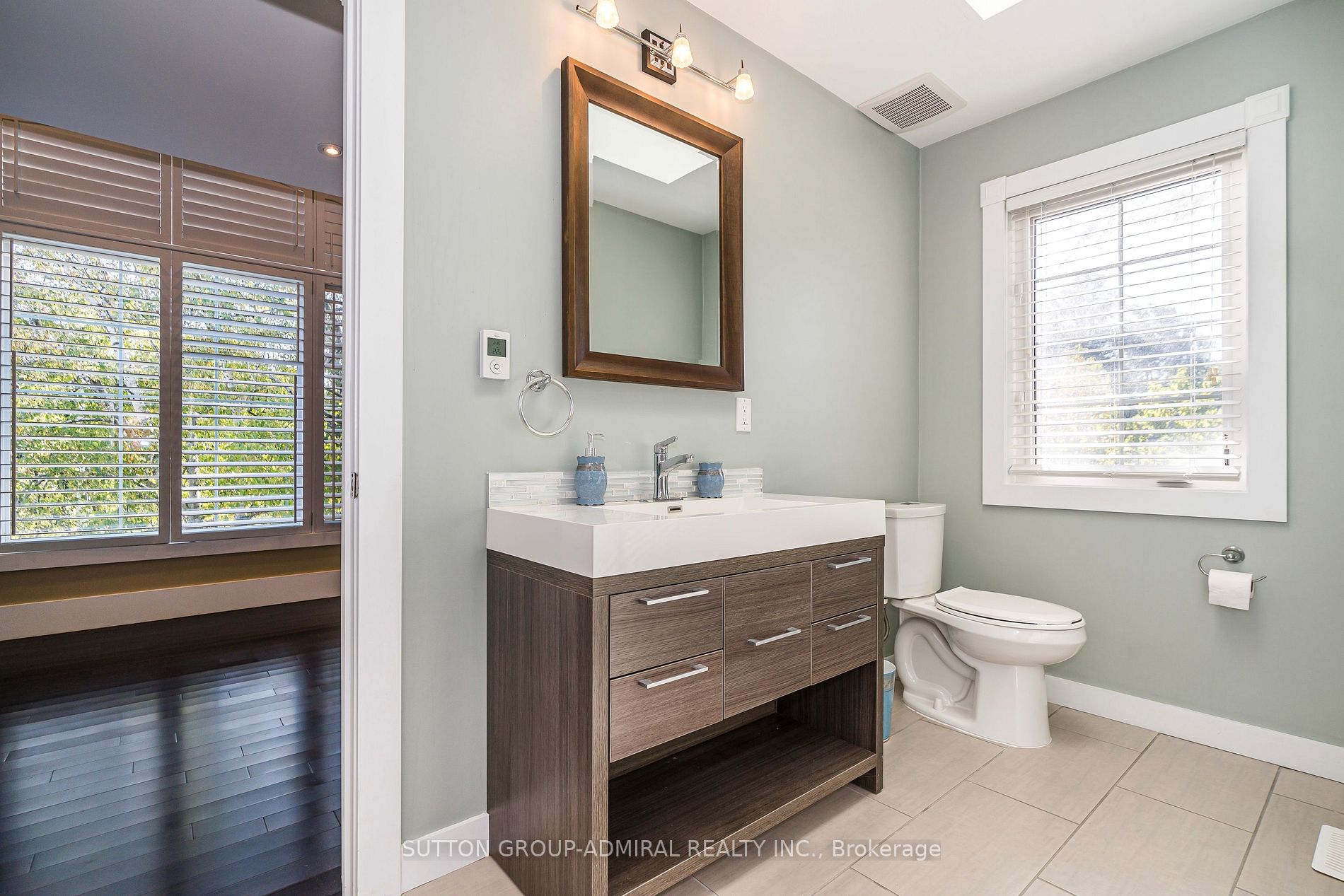6 Duncombe Boulevard