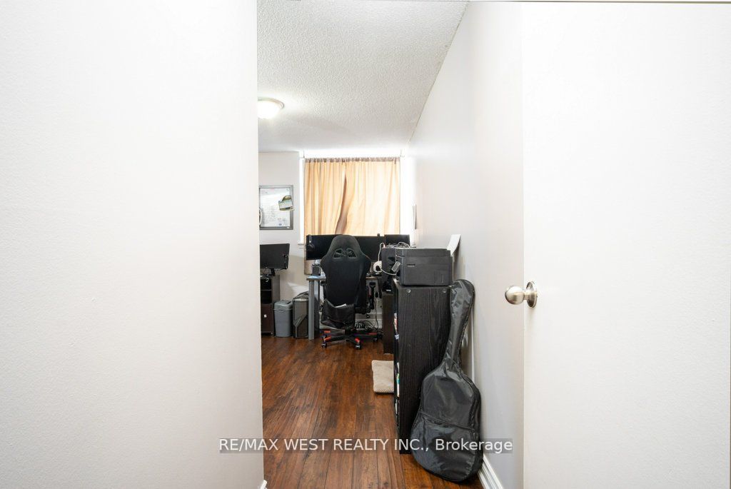 100 Wingarden Crt, #209
