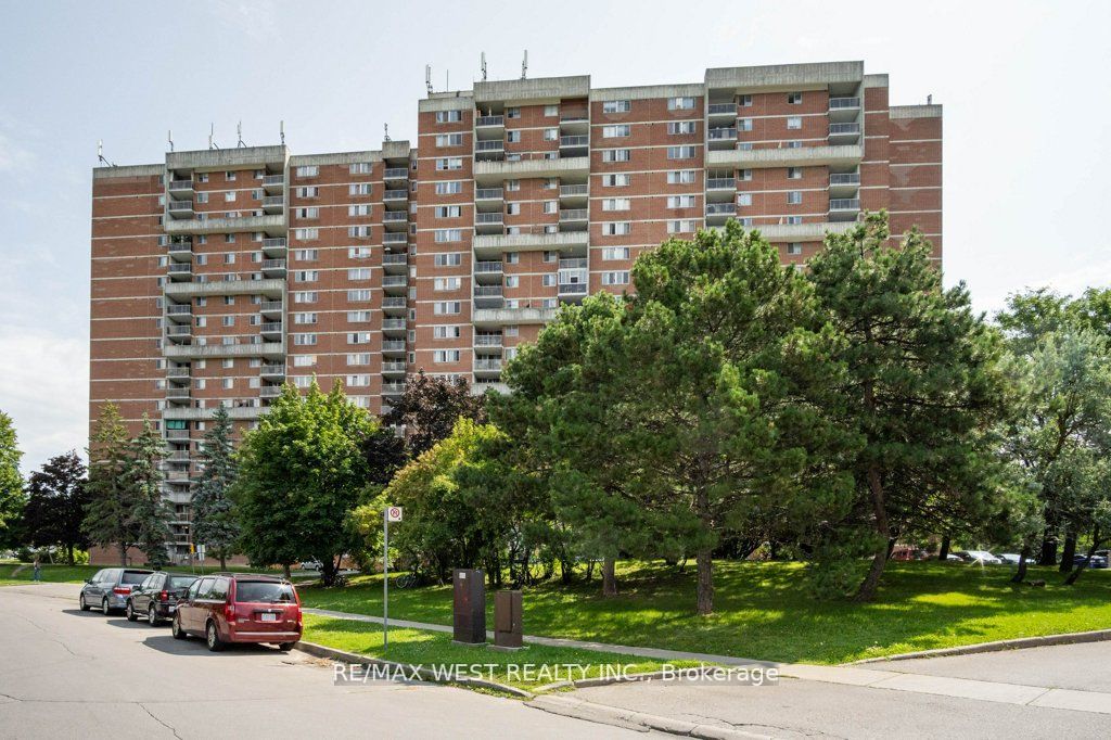 100 Wingarden Crt, #209