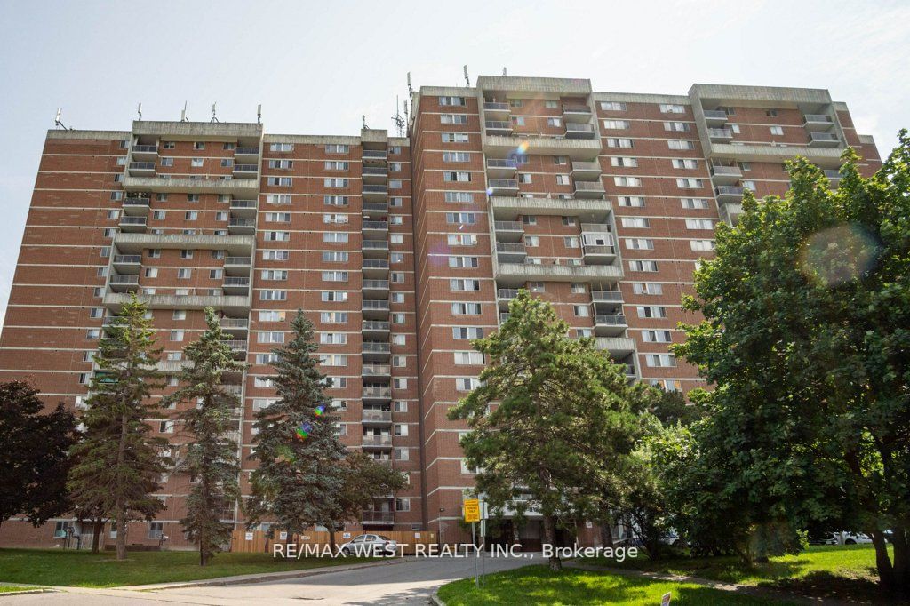 100 Wingarden Crt, #209