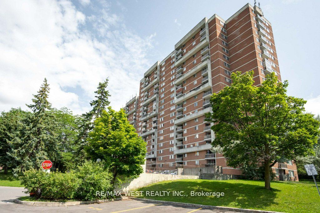 100 Wingarden Crt, #209