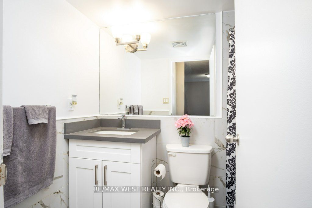 100 Wingarden Crt, #209