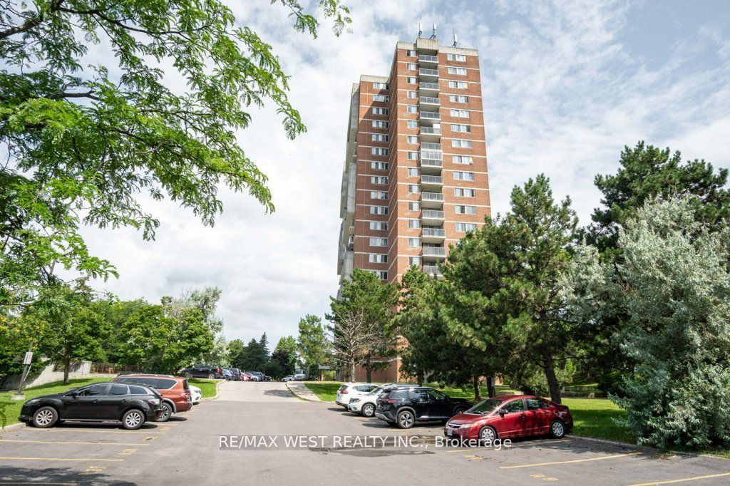 100 Wingarden Crt, #209