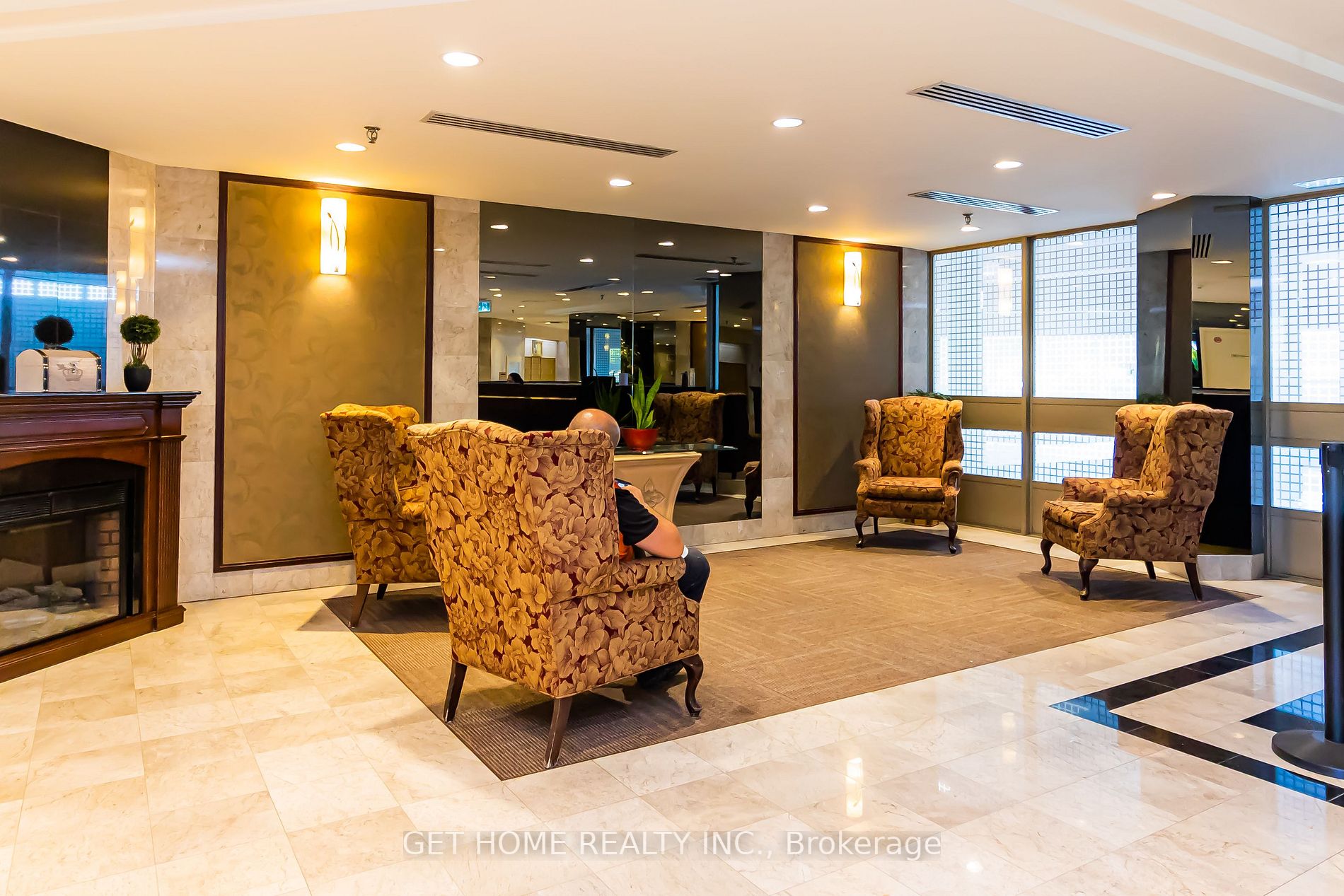 3233 Eglinton Ave E, #511