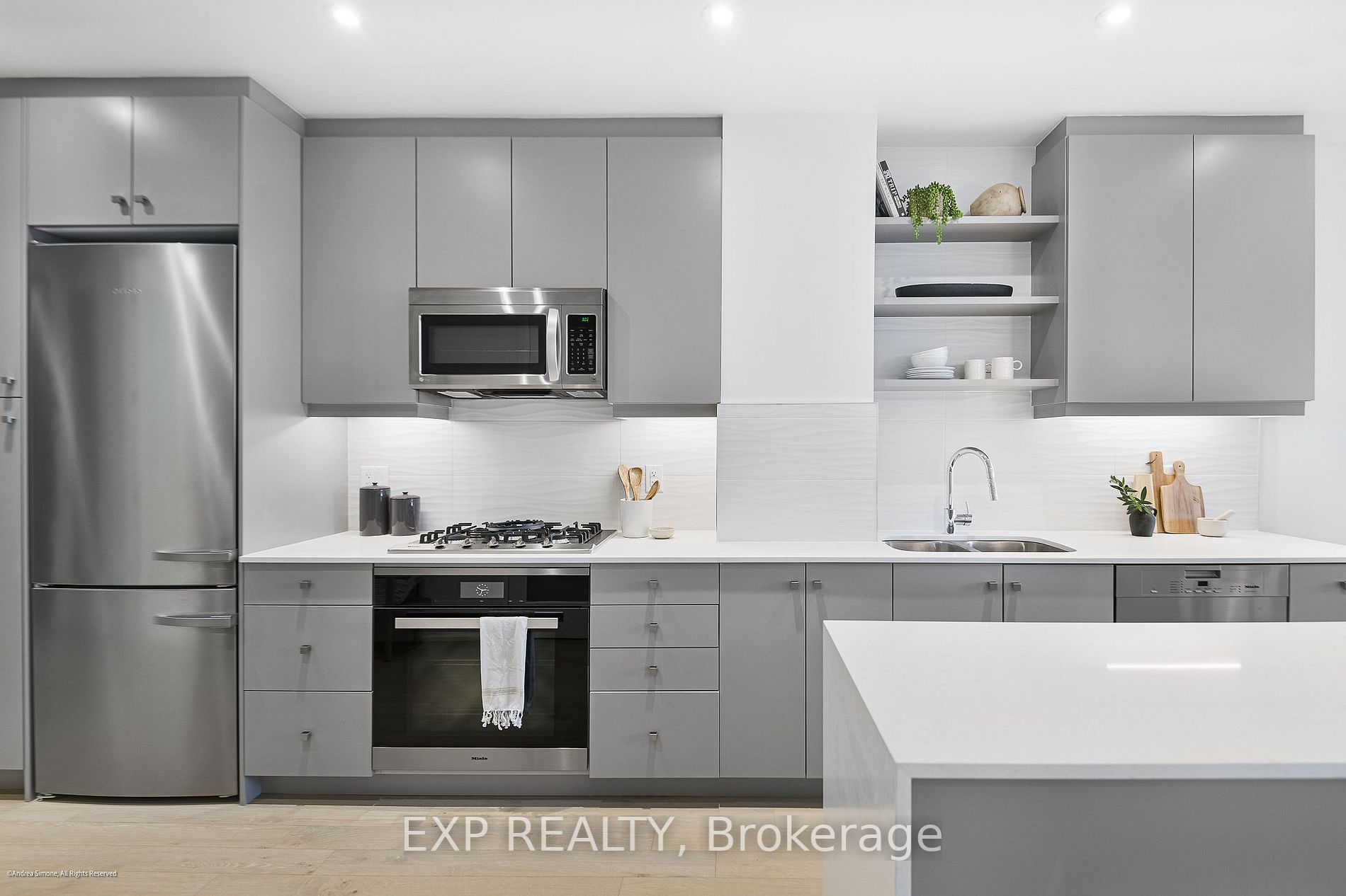 365 Beech Ave, #211