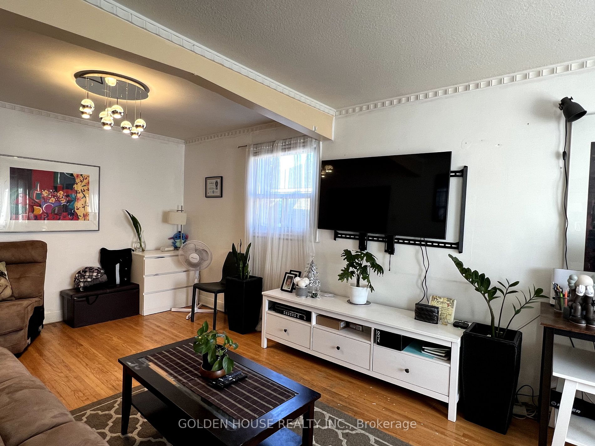 1340 Warden Ave S