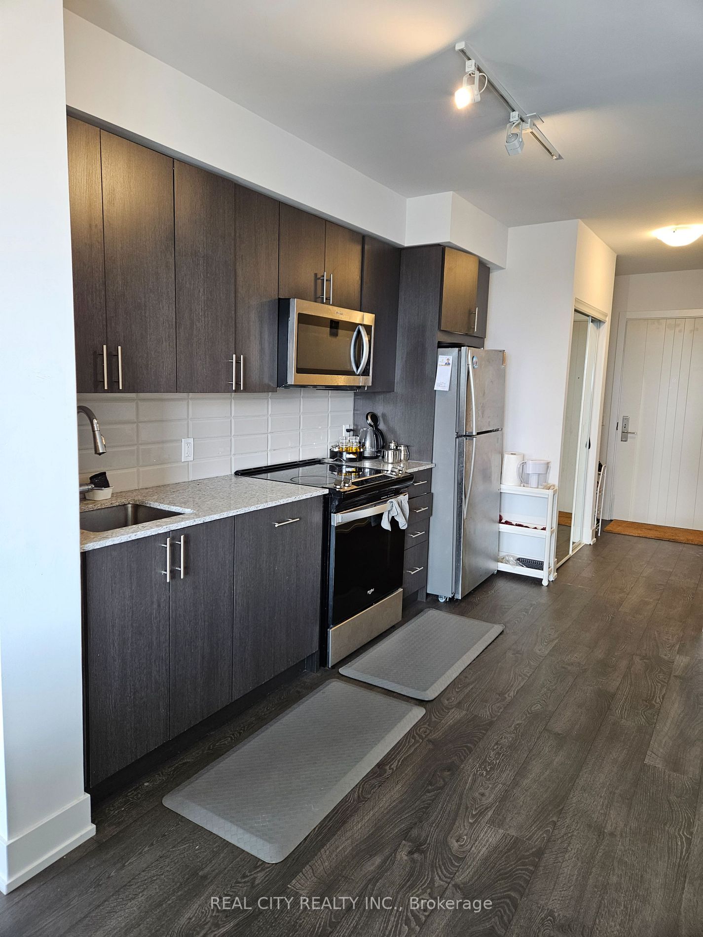 2550 Simcoe Street N, #1004