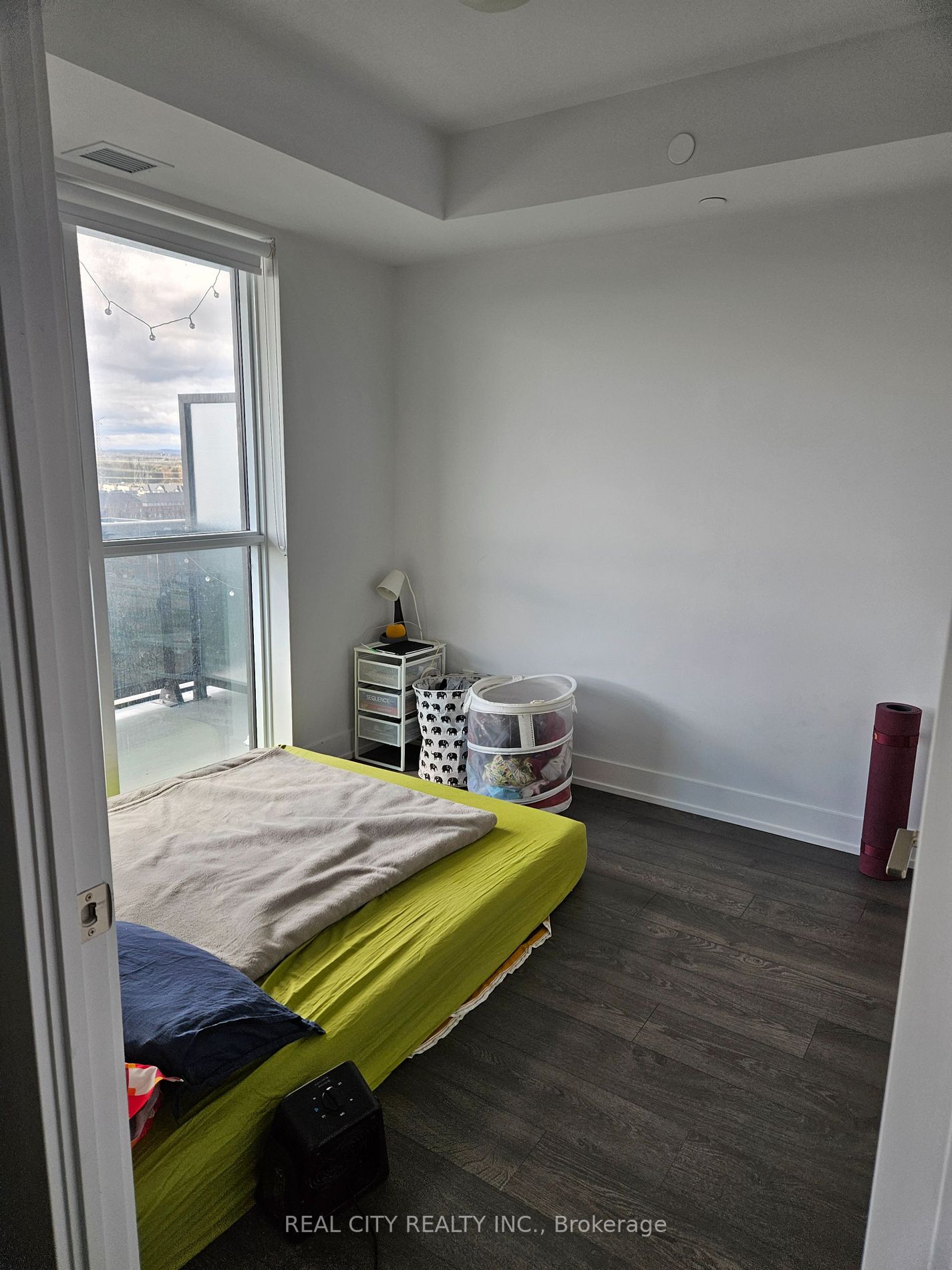 2550 Simcoe Street N, #1004
