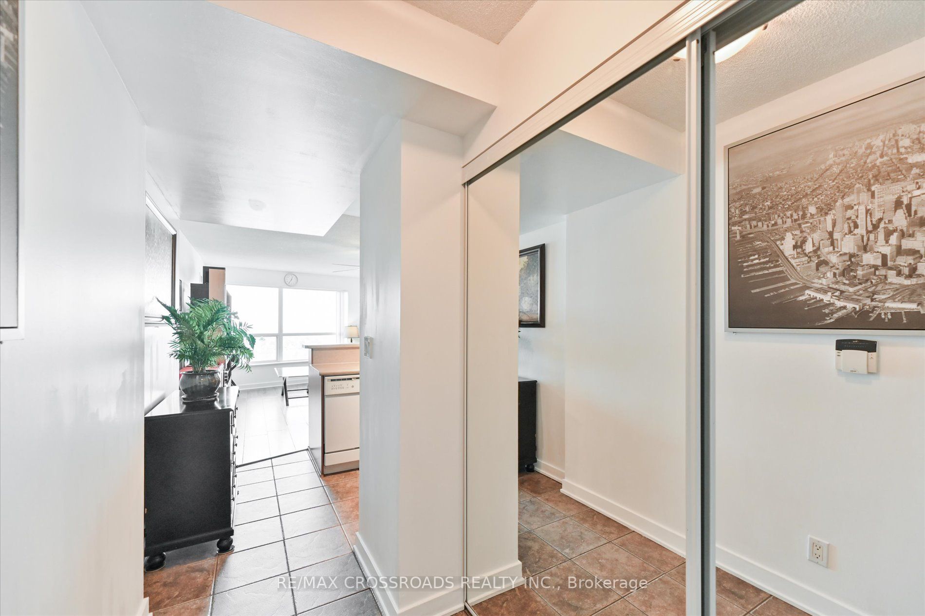 38 Lee Centre Dr, #1912
