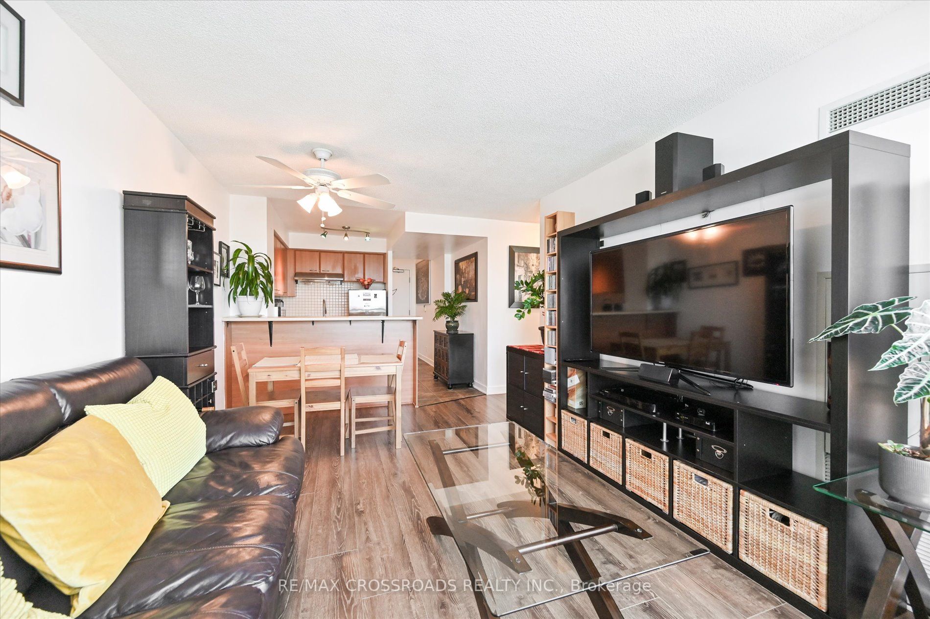 38 Lee Centre Dr, #1912