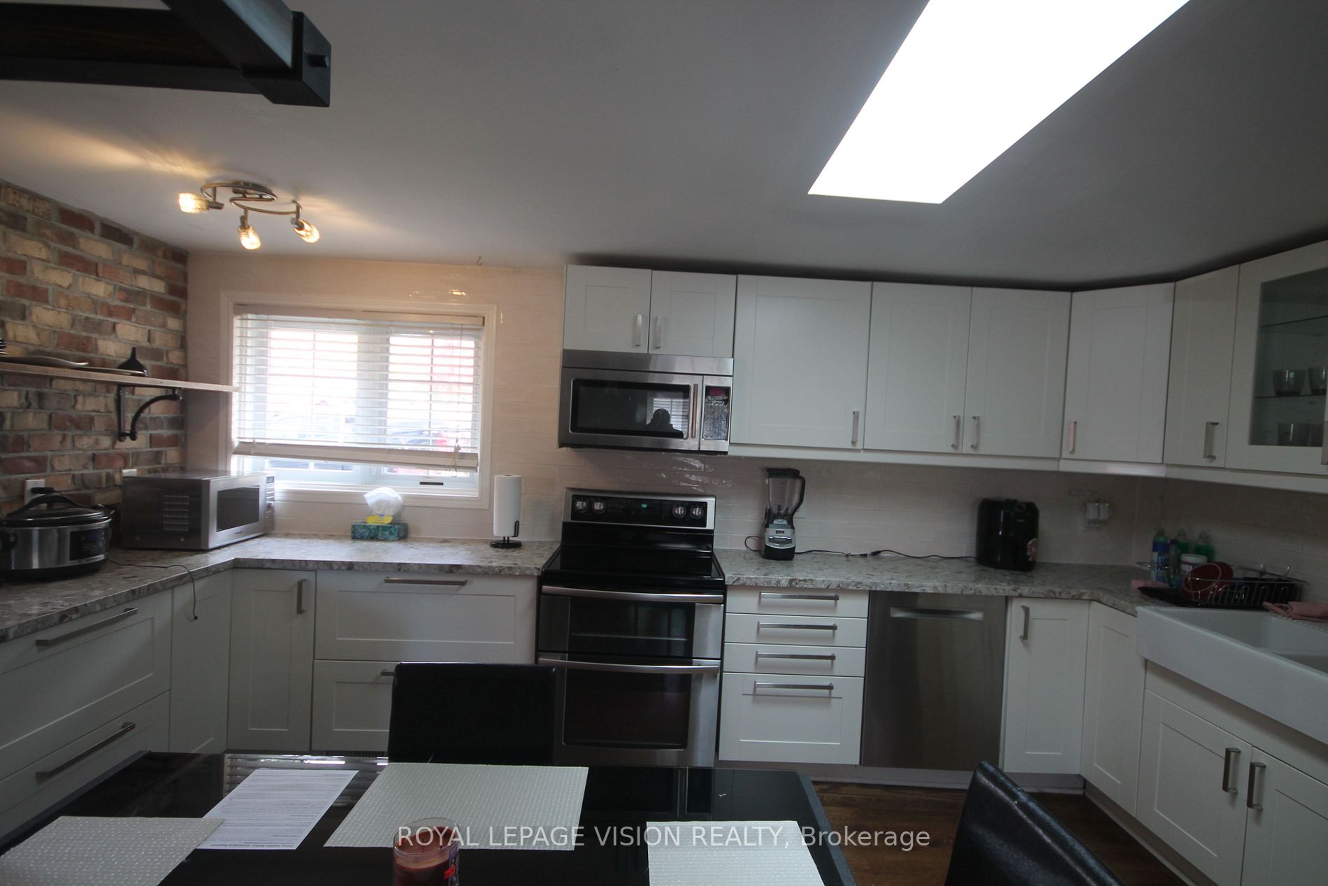 1133 Norman Cres