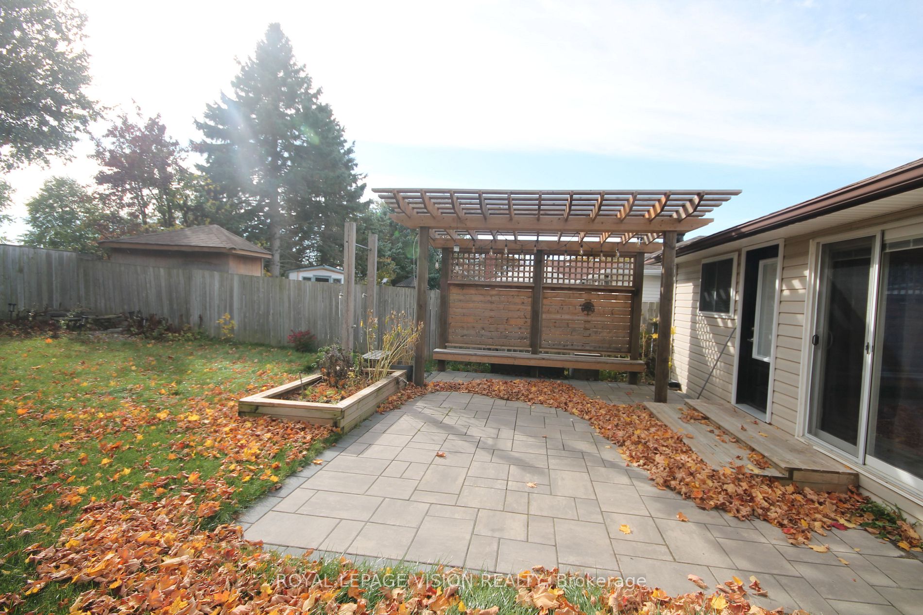 1133 Norman Cres