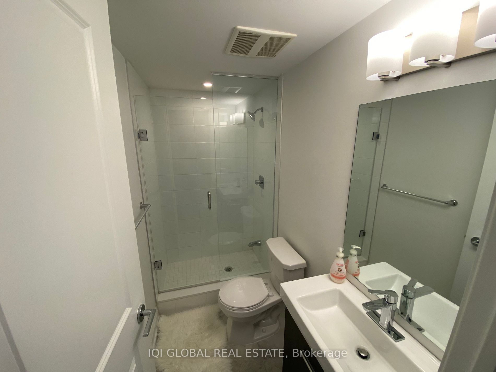 1400 Kingston Rd N, #207