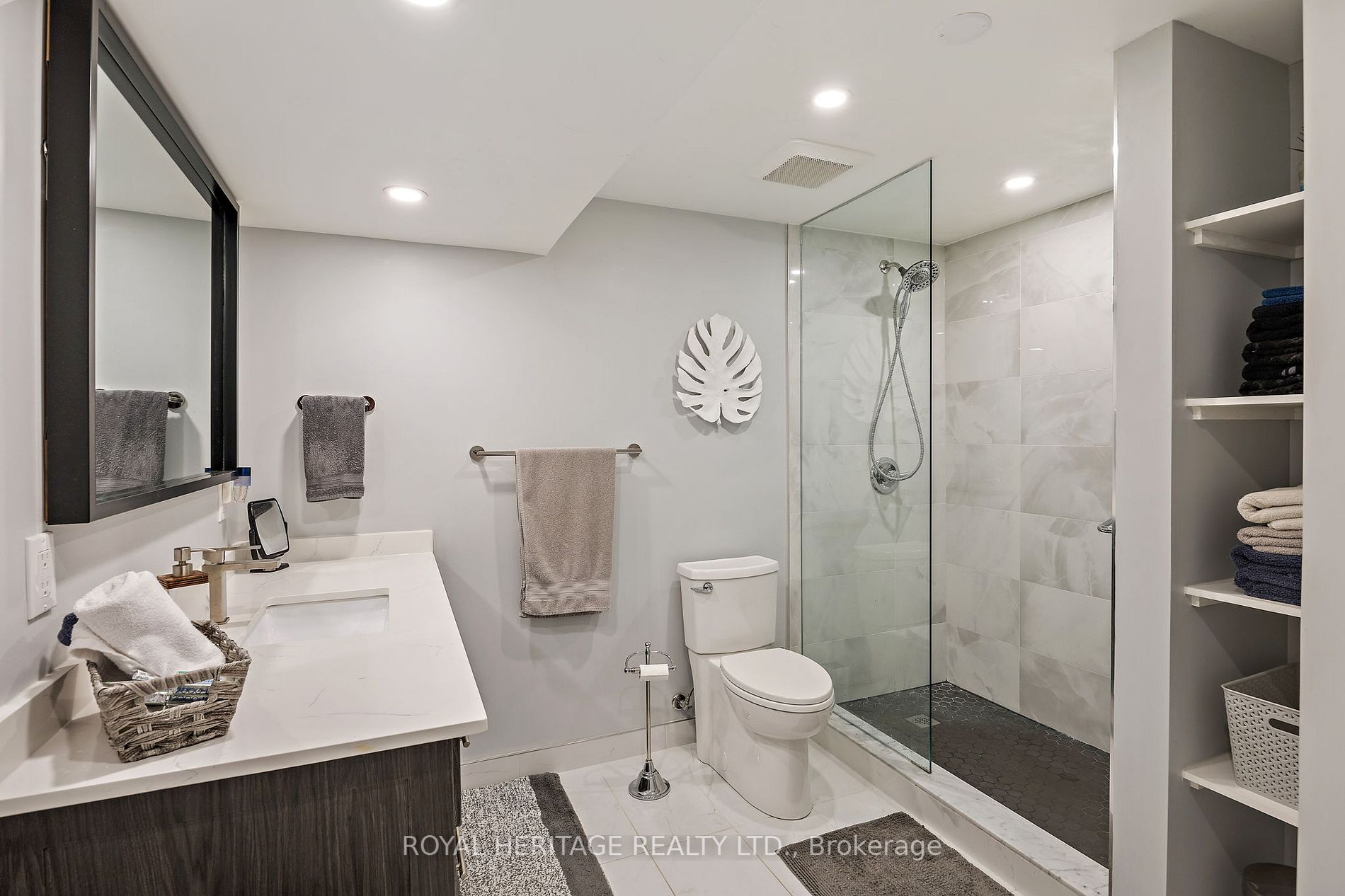 448 Sheppard Avenue