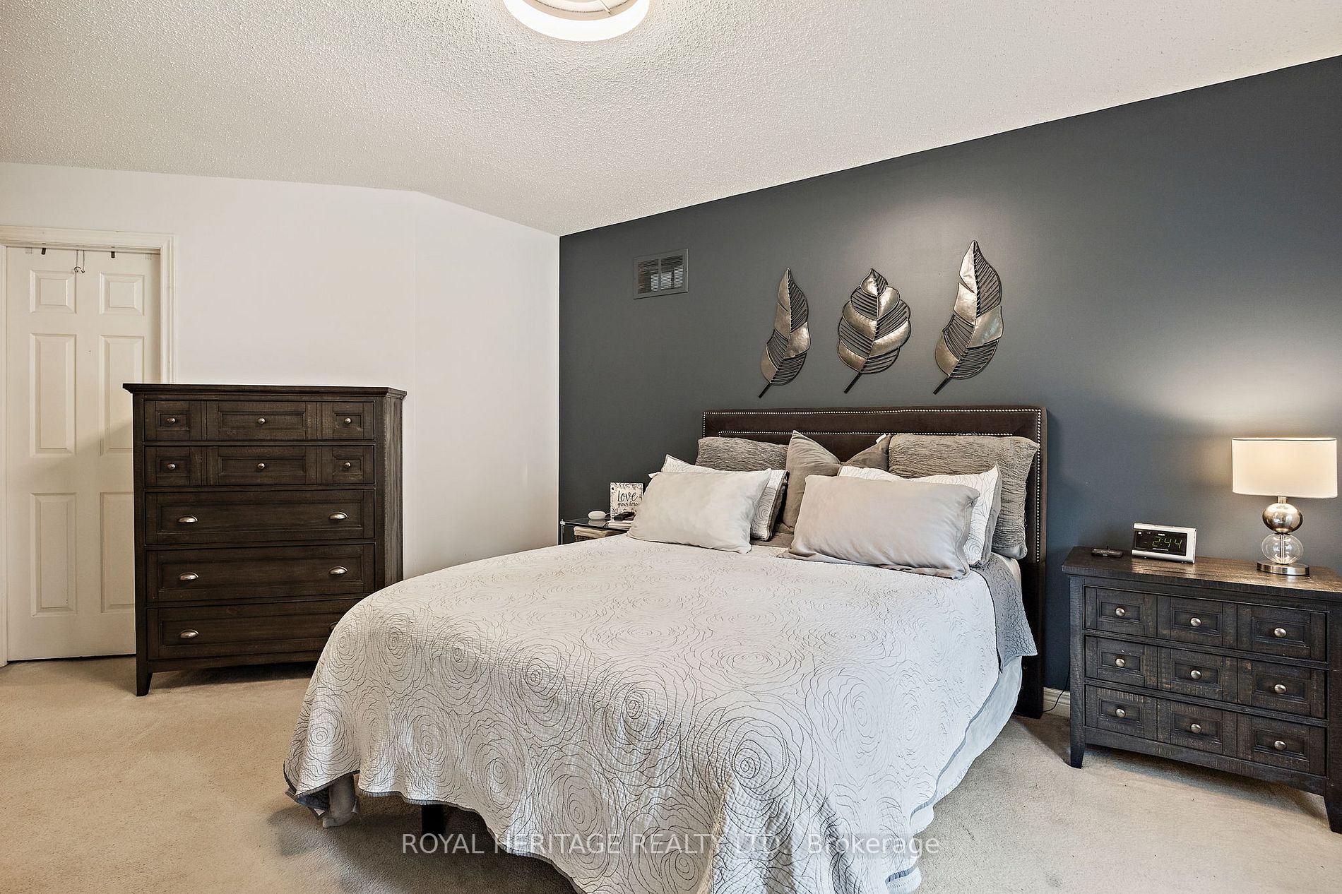 448 Sheppard Avenue