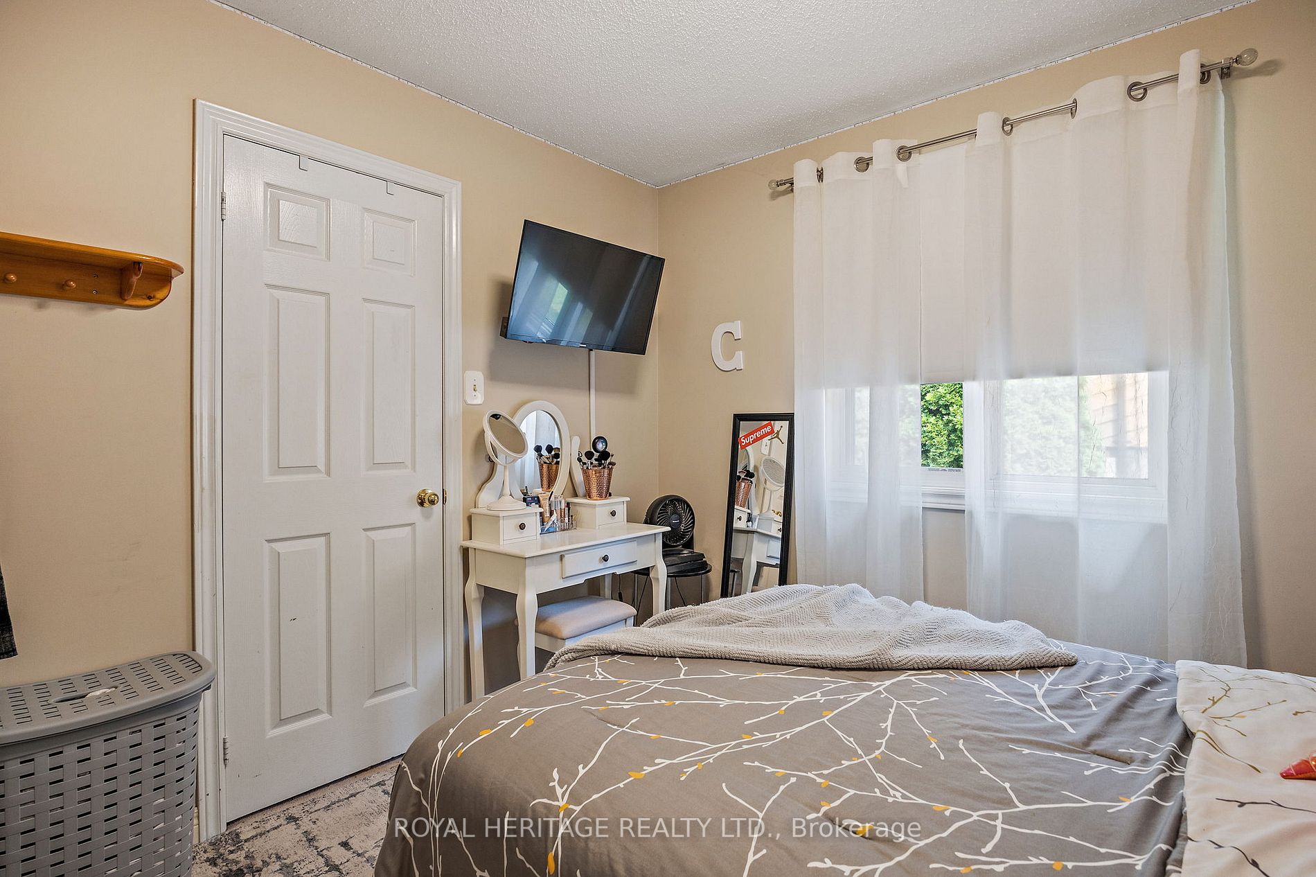 448 Sheppard Avenue
