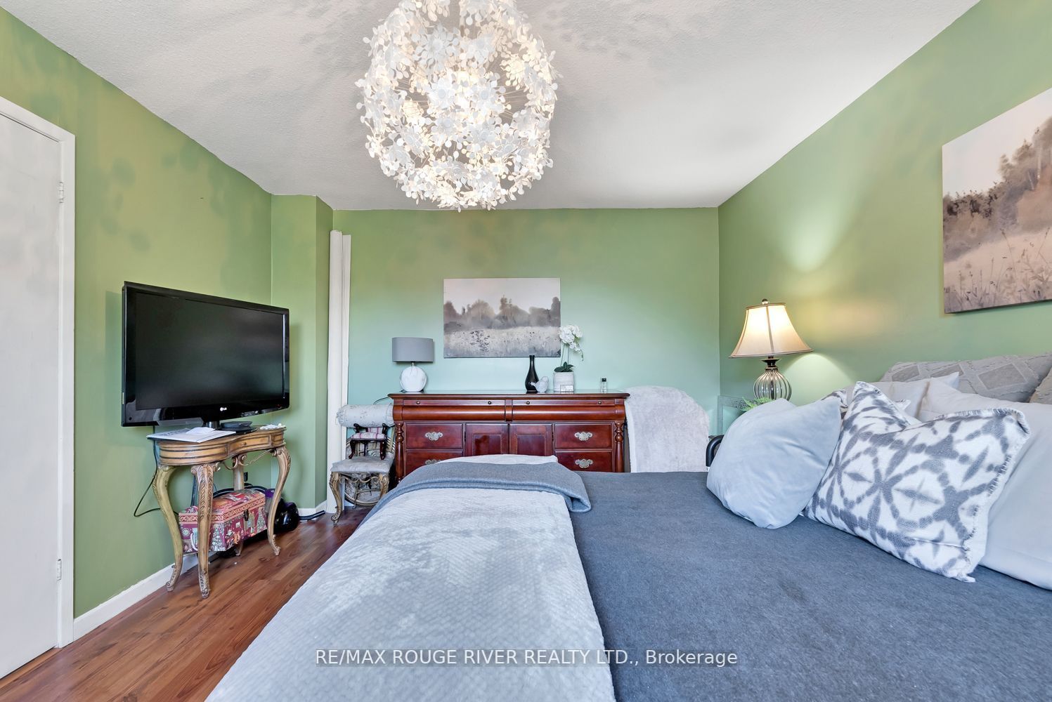 14 Doreen Cres
