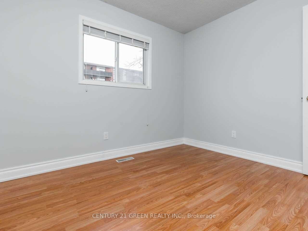 821 Oxford St