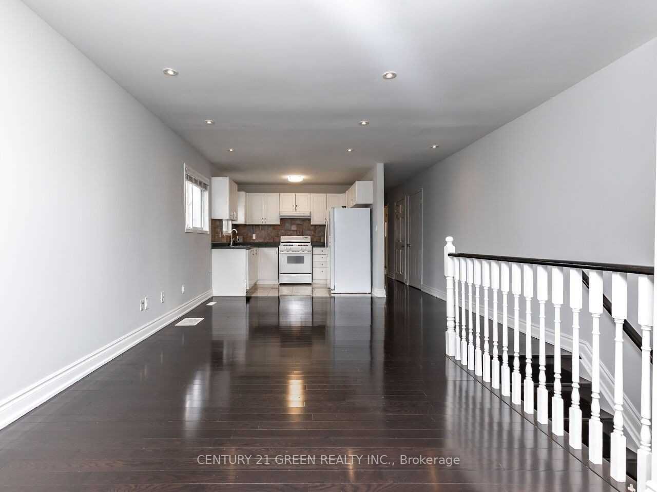 821 Oxford St
