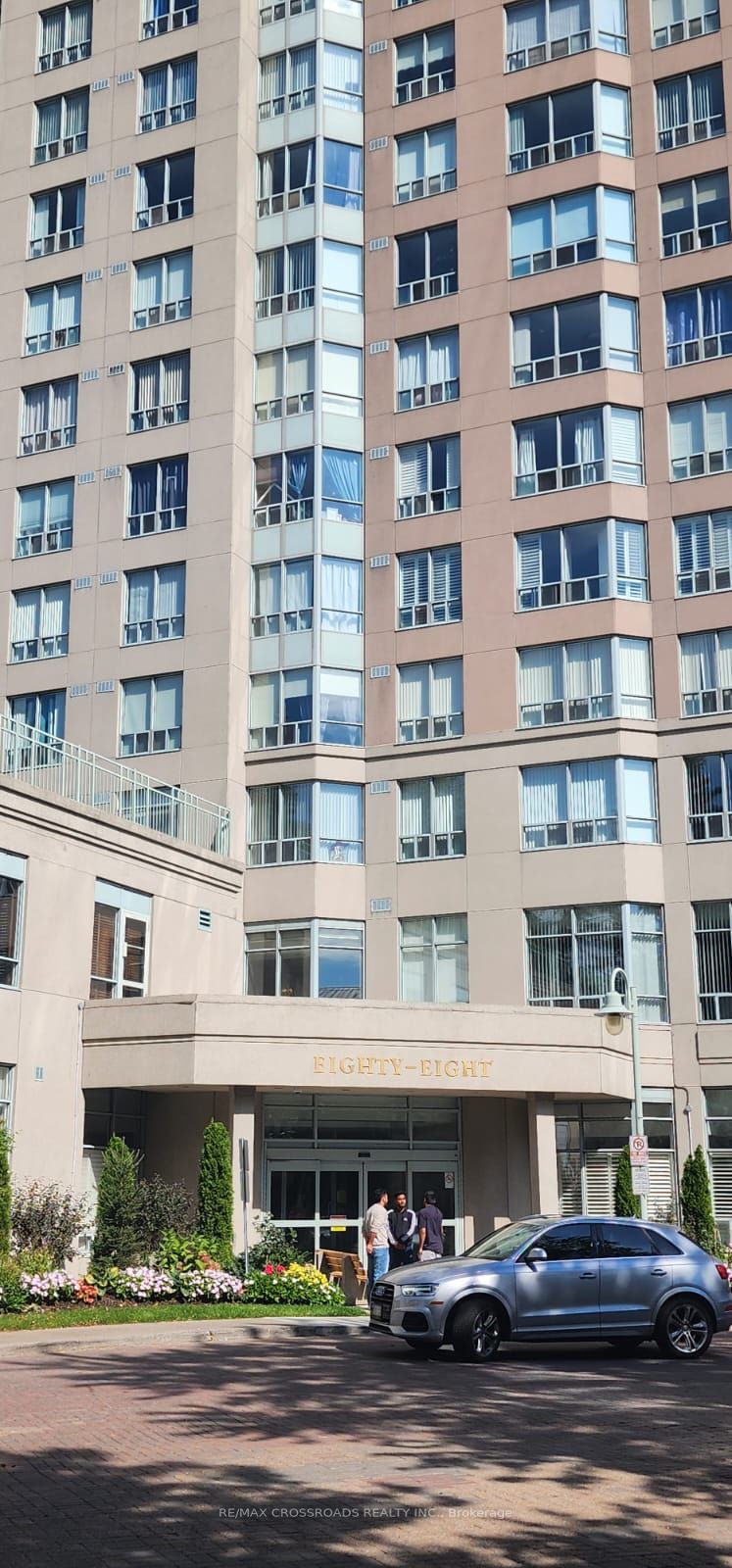 88 Corporate Dr, #1618