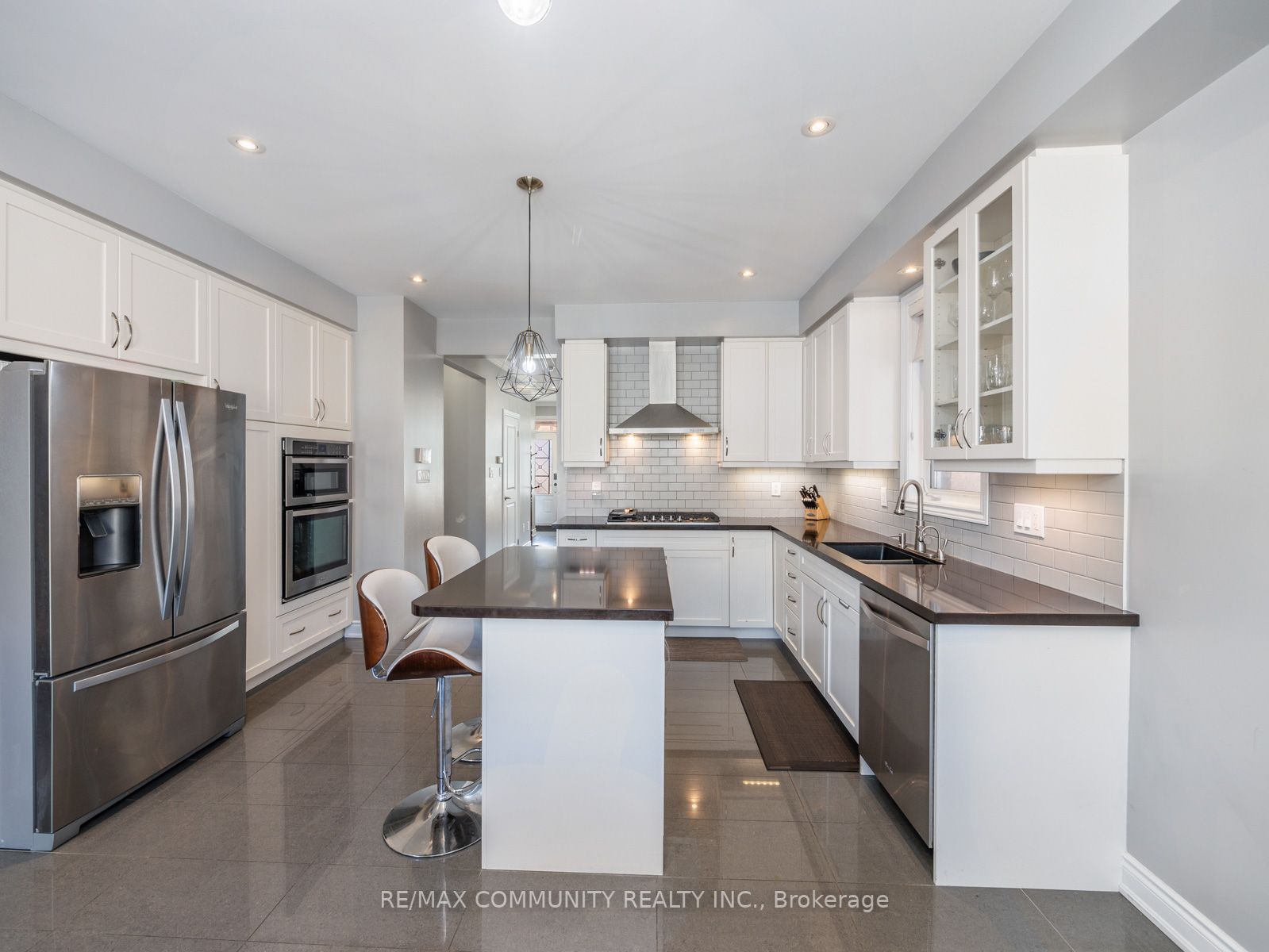 398 Old Harwood Ave