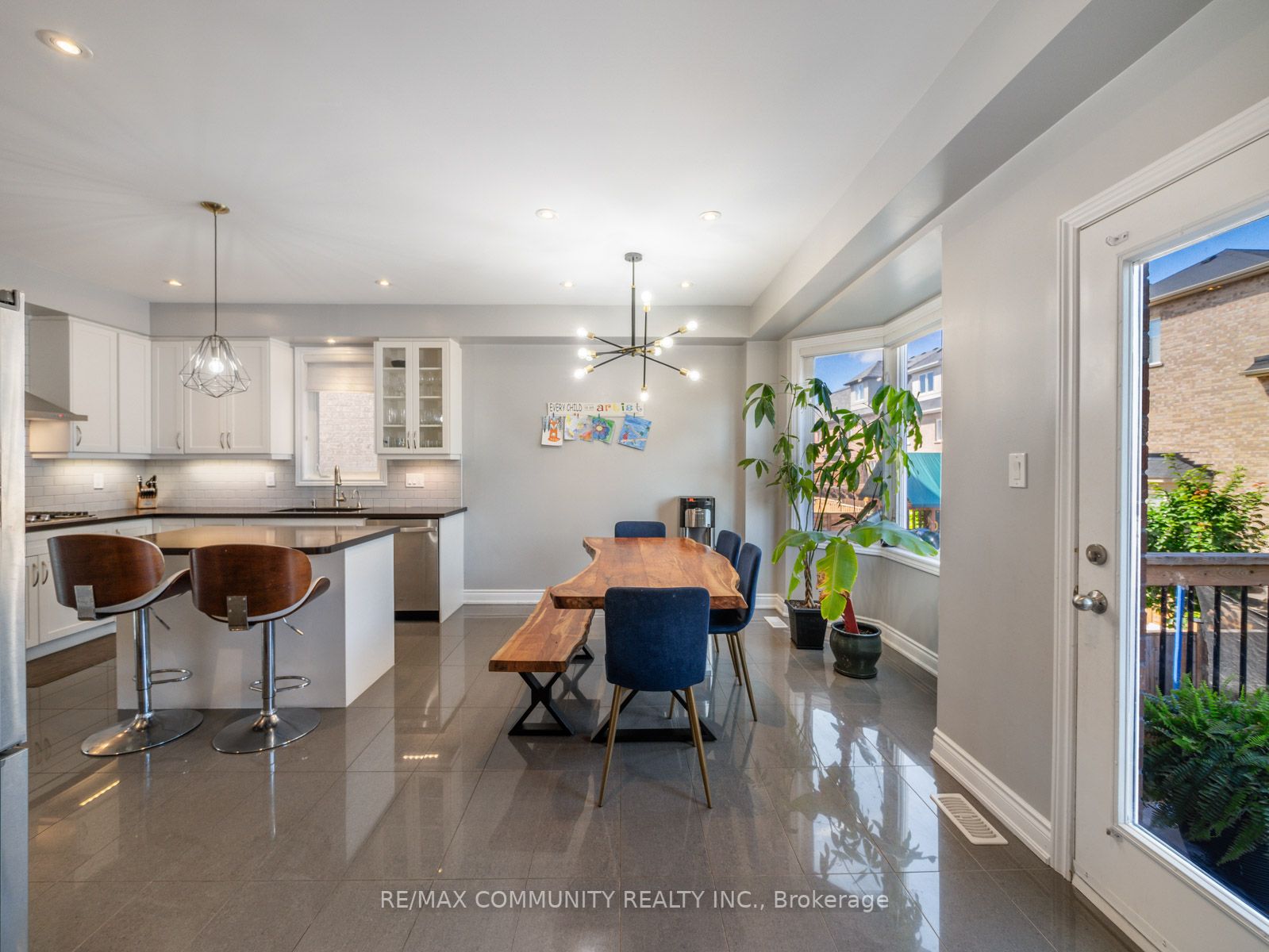 398 Old Harwood Ave