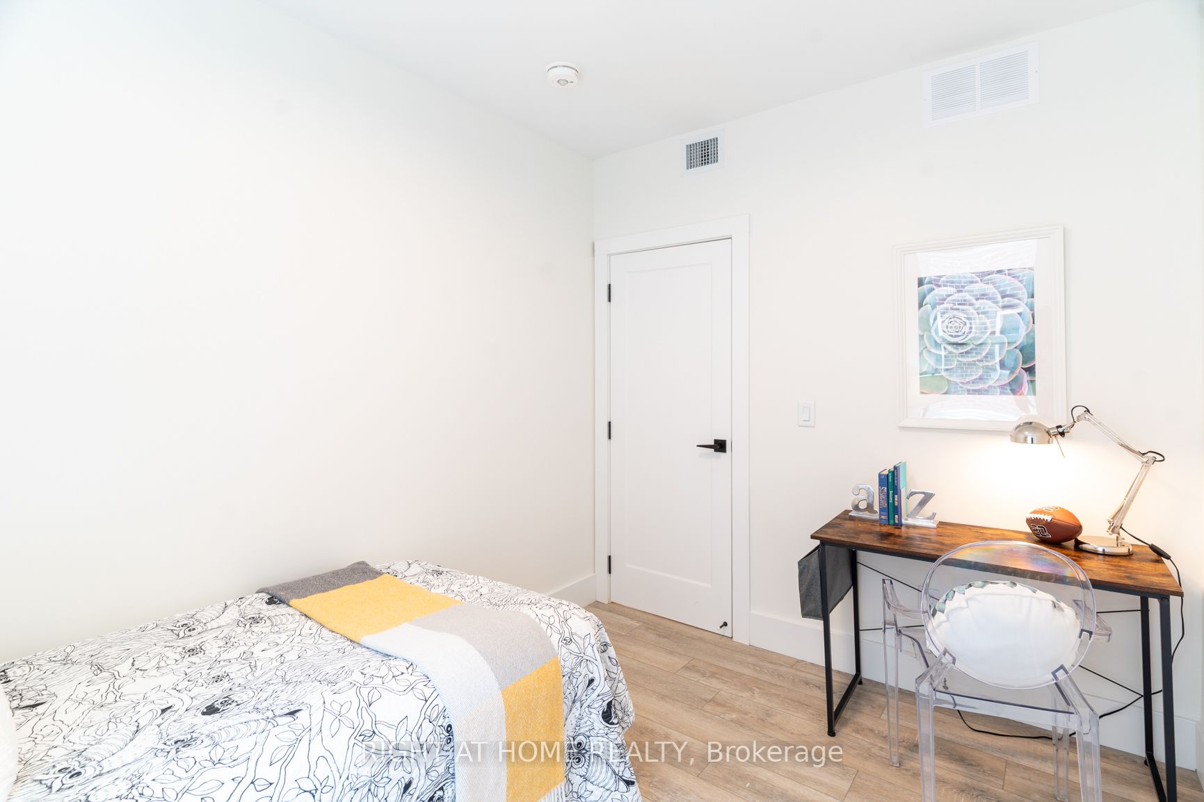 129 Kenilworth Ave, #Upper