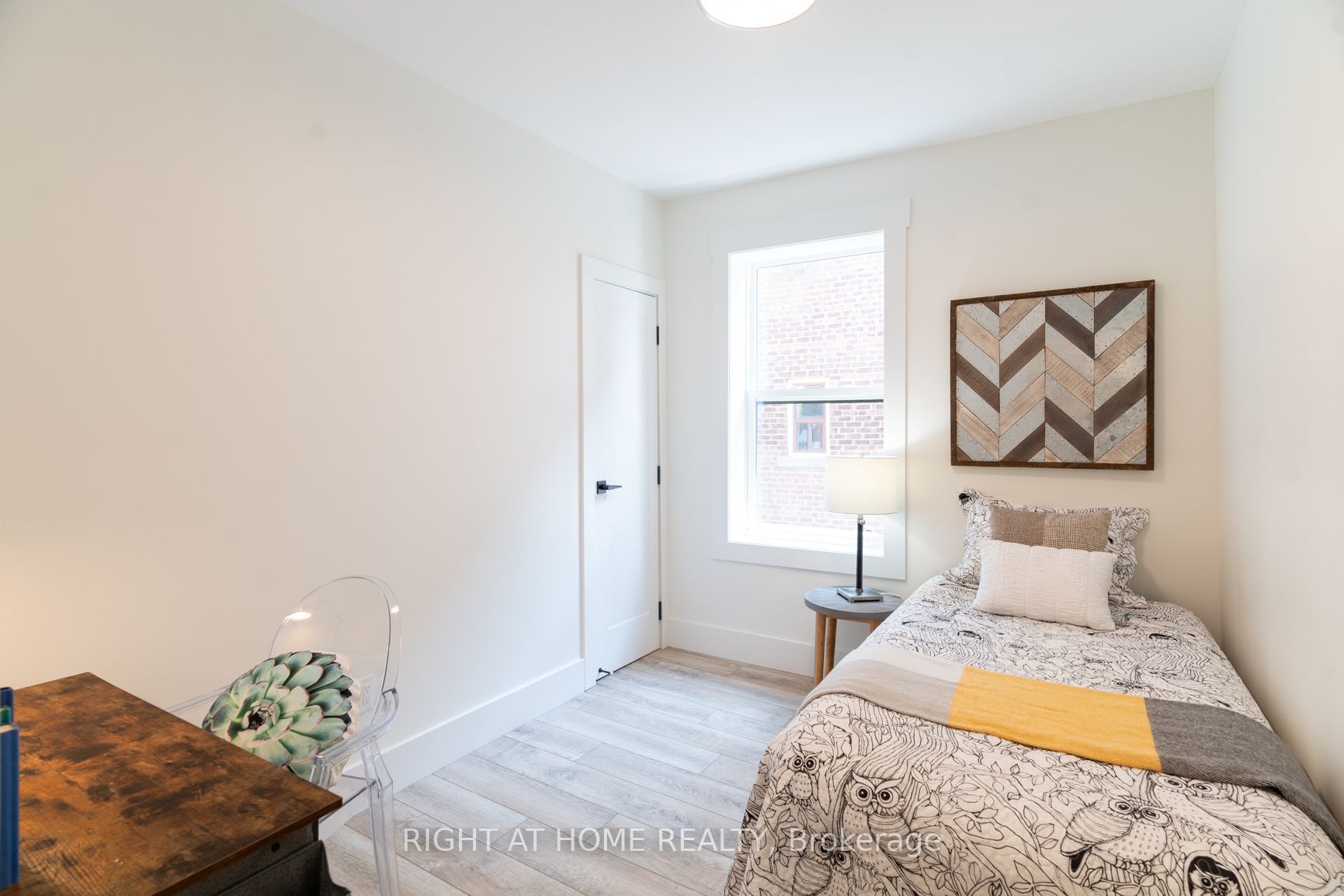129 Kenilworth Ave, #Upper