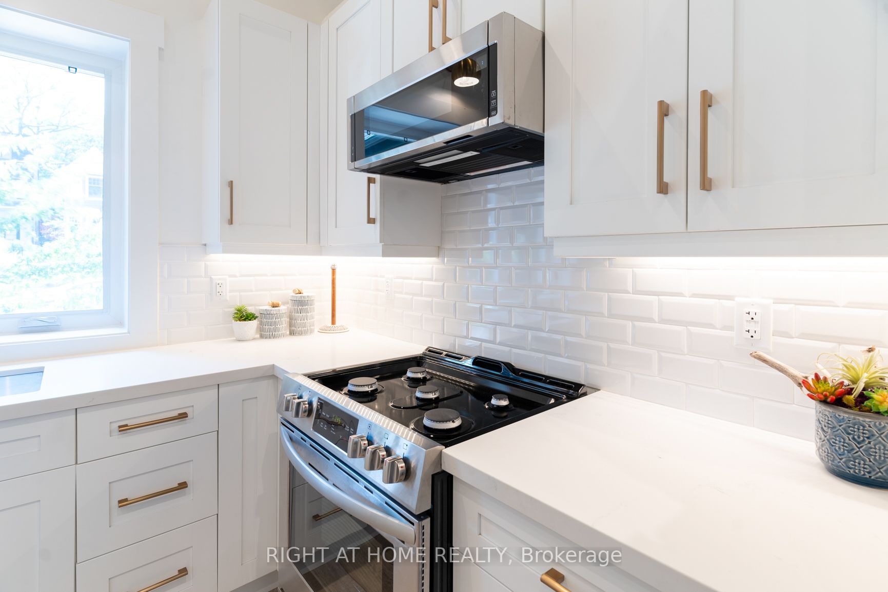 129 Kenilworth Ave, #Upper
