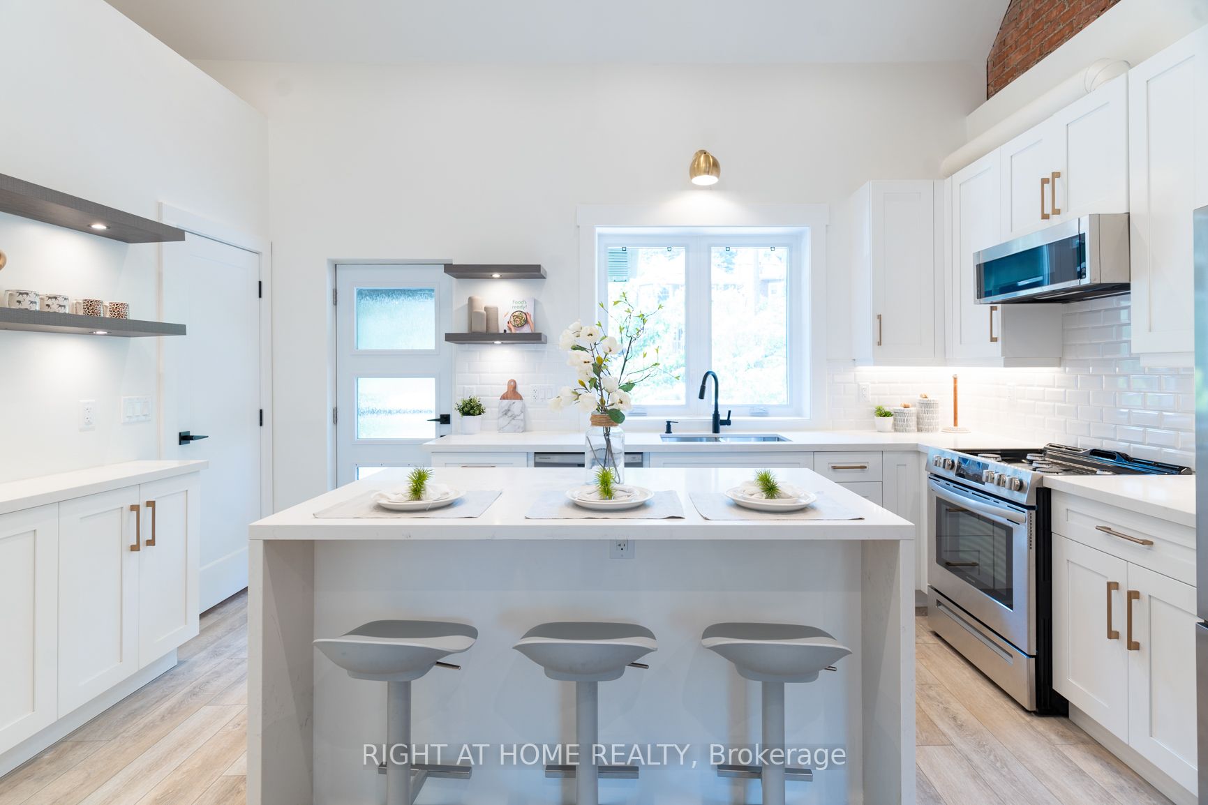 129 Kenilworth Ave, #Upper