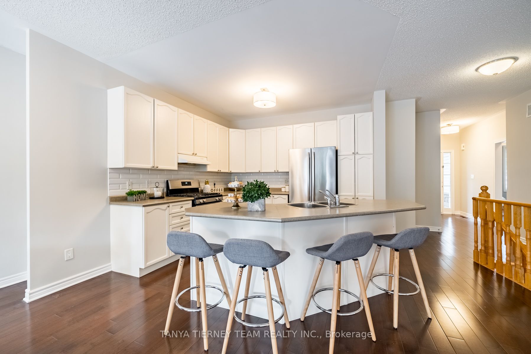 60 Darius Harns Dr