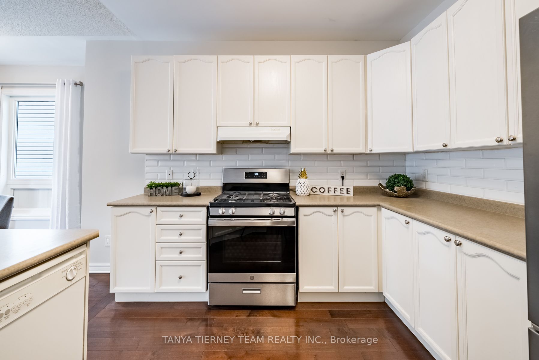 60 Darius Harns Dr