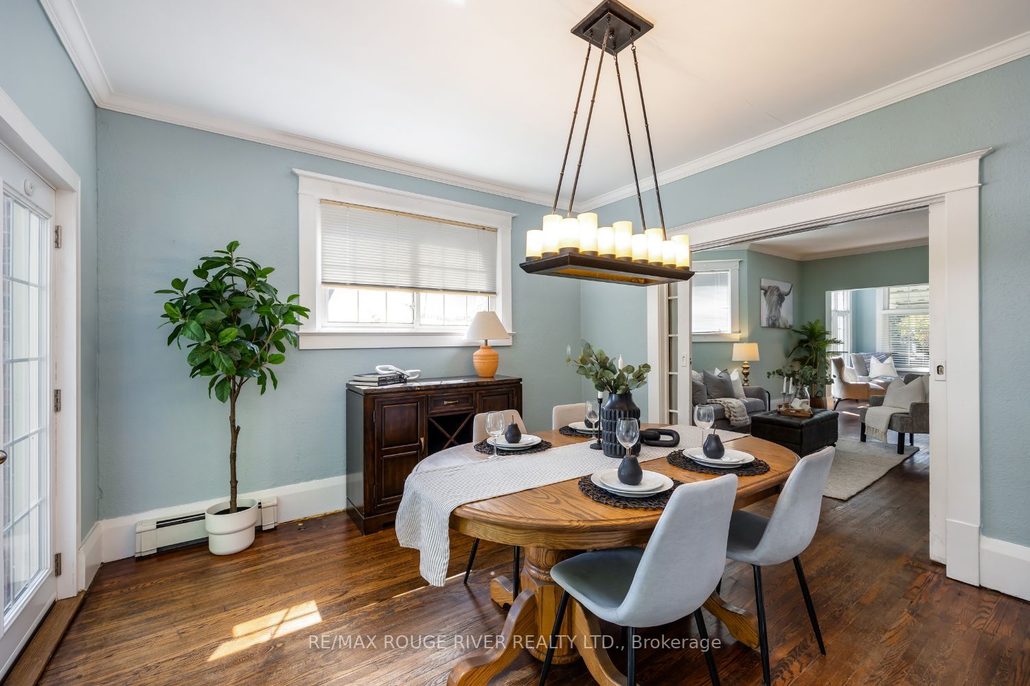 469 Simcoe Street N