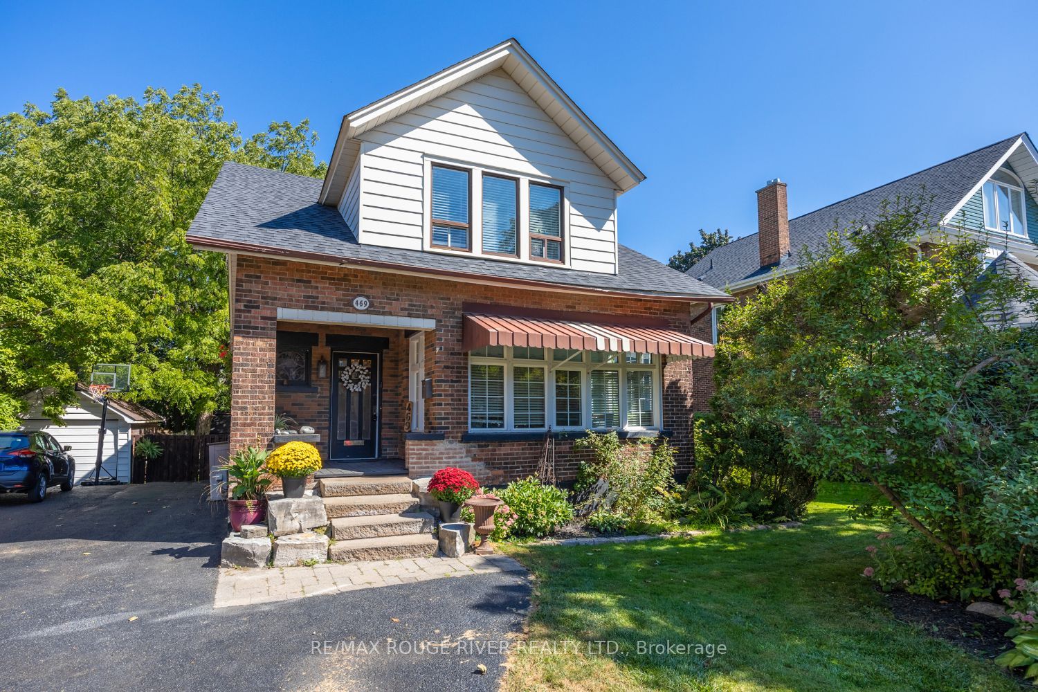 469 Simcoe Street N
